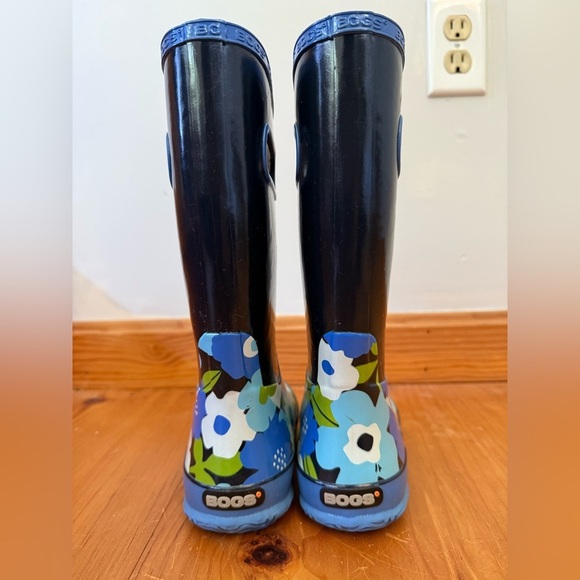 Bogs Kids' Rain Boots | Size 1 - Picture 6 of 11